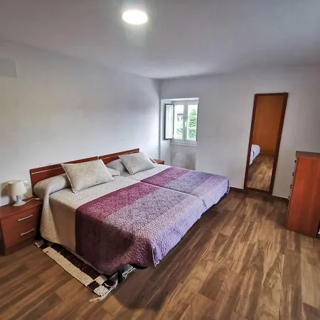 Casa De Bronllo Dom wakacyjny A Coruña